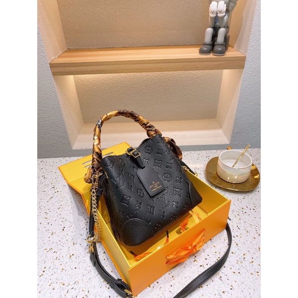 Túi Xách Eo Vì Hoa Mẫu Mới Nhất Sz20cm