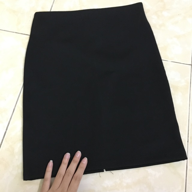 Váy công sở dáng ngắn (đen)