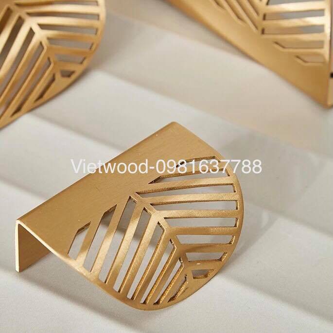 Tay Nắm Tủ Hình Chiếc Lá Decor Mạ đồng