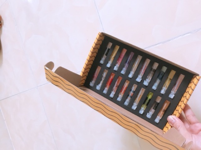 Nước hoa tet 20 chai vàng
