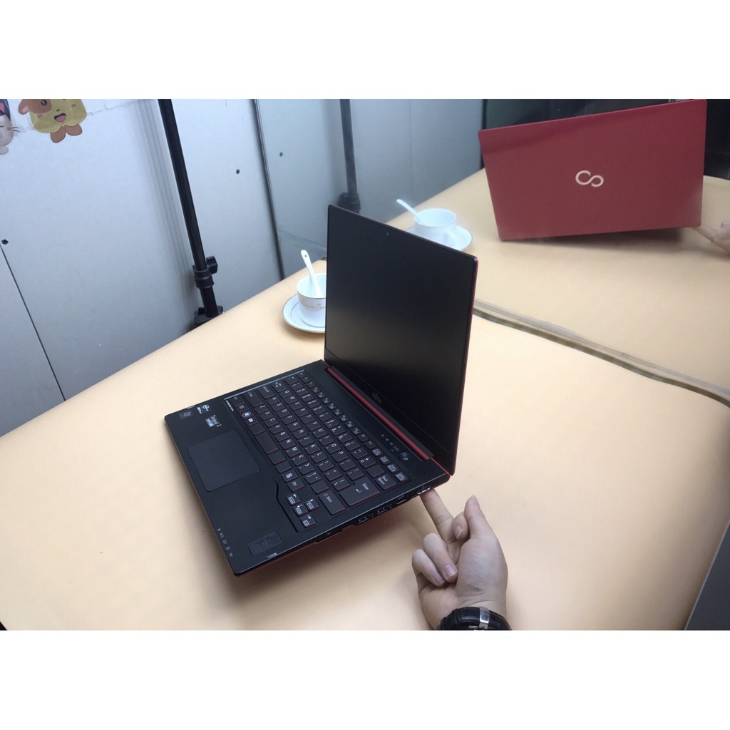 Laptop Nhật FUJITSU LifeBook U772 Core i5-3437U, 4gb ram, SSD 128gb, màn 14inch HD vỏ nhôm siêu mỏng, tặng túi, chột | BigBuy360 - bigbuy360.vn