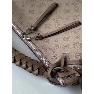 Túi xách LV Beaubourg Hobo
