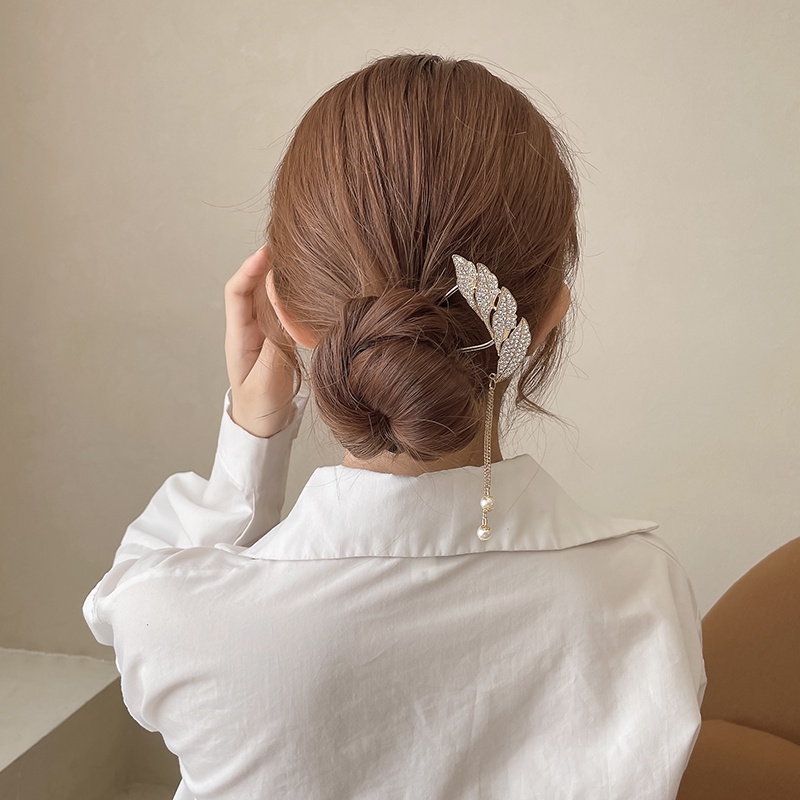 Trâm cài tóc chữ U đính lông vũ duyên dáng hợp thời trang