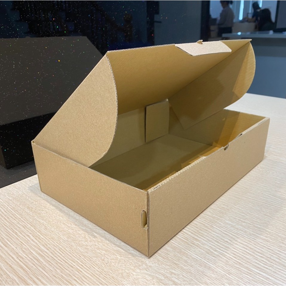 Hộp 25x20x6 cm - 50 hộp carton giá rẻ có nắp gài Rebox (ảnh thật)