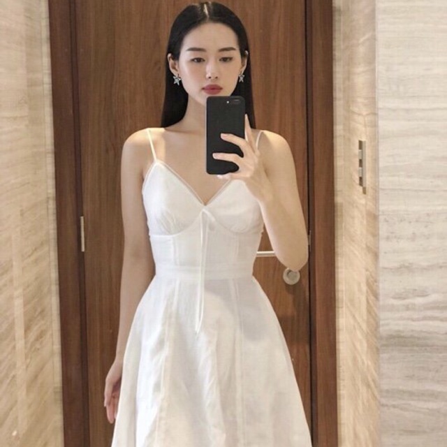 Đầm ren nơ ngực