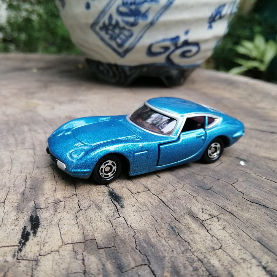 Xe mô hình Tomica Toyota 2000Gt