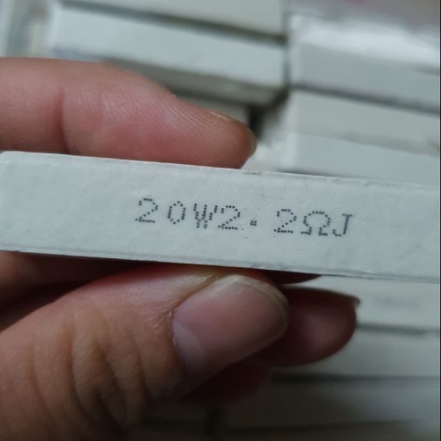 Trở sứ 2,2 ôm 20w
