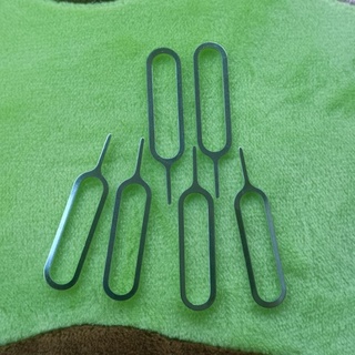 2 Que chọc sim cho điện thoại