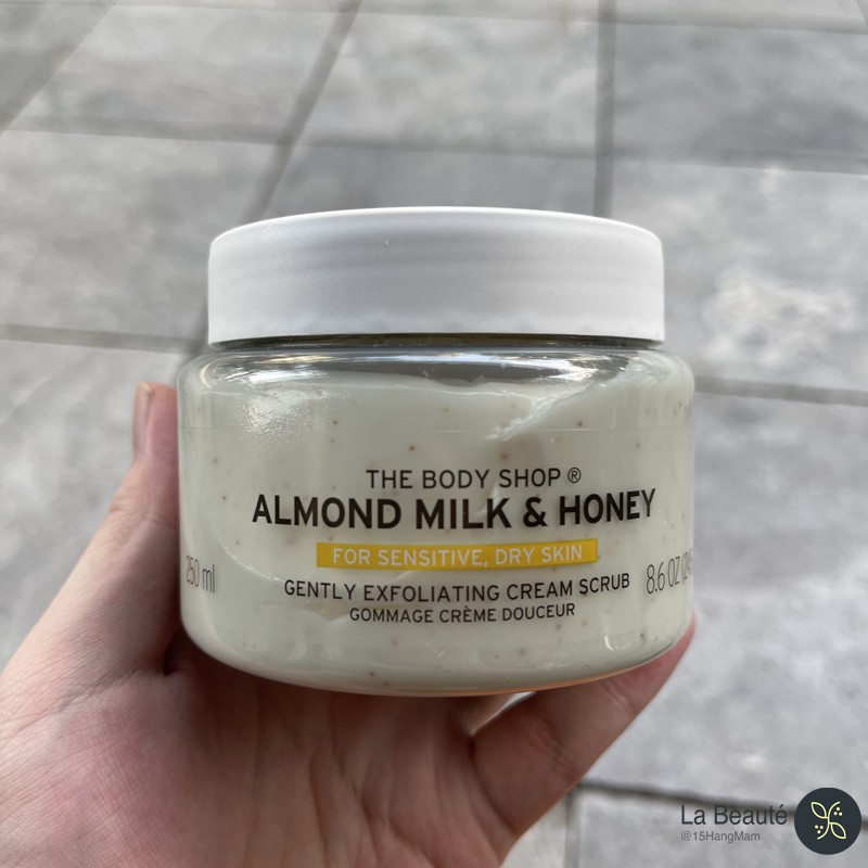 The Body Shop Almond Milk &amp; Honey Gently Body Scrub - Tẩy Da Chết Chiết Xuất Sữa Hạnh Nhân Và Mật Ong 250ml