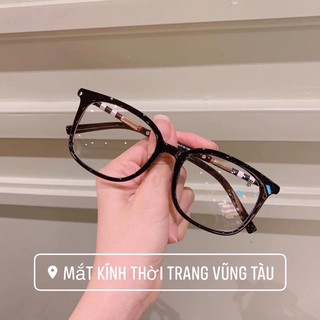 KÍNH VUÔNG GIẢ CẬN