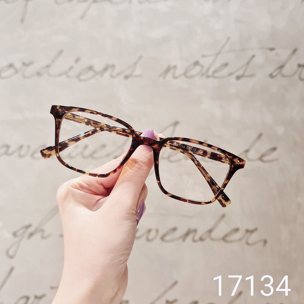 Gọng kính vuông nam nữ LILYEYEWEAR chất liệu nhựa cứng cáp phù hợp nhiều khuôn mặt 17134 | BigBuy360 - bigbuy360.vn