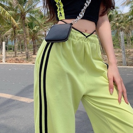 Jogger Thun Màu Xanh Lá Chuối Hai Sọc Co GIãn Mềm Mịn Thời Trang Ulzzang [AdorablexBeautiful]