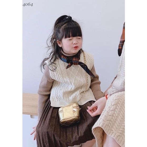 Áo gile len cho bé gái có 3 màu size từ 10-22 cân