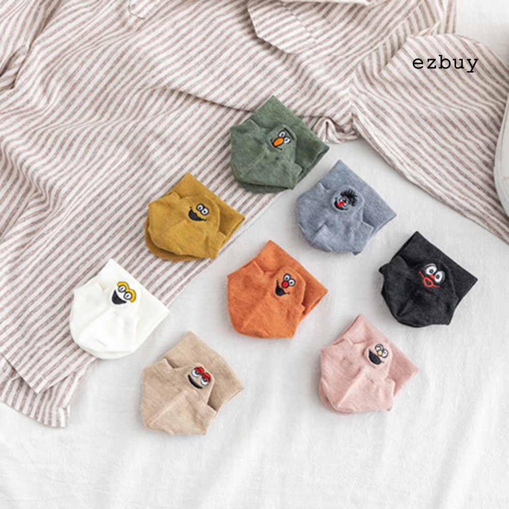 Đôi Tất Cotton Ngắn Hoạ Tiết Thêu Xinh Xắn Cho Nữ