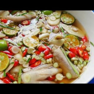 Chân gà ngâm sả tắc