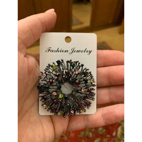 Ghim Cài Áo Hình Cờ Lê Tròn Đính Đá Sang Trọng