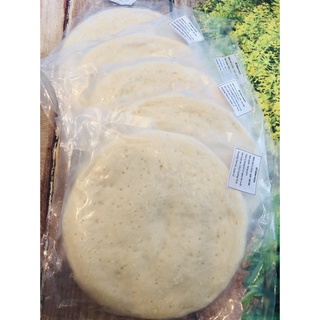 Đế bánh pizza đã nướng qua