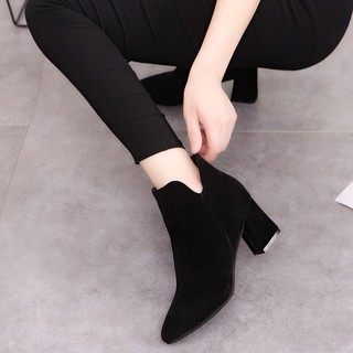 Bốt cổ xẻ đế vuông sang chảnh