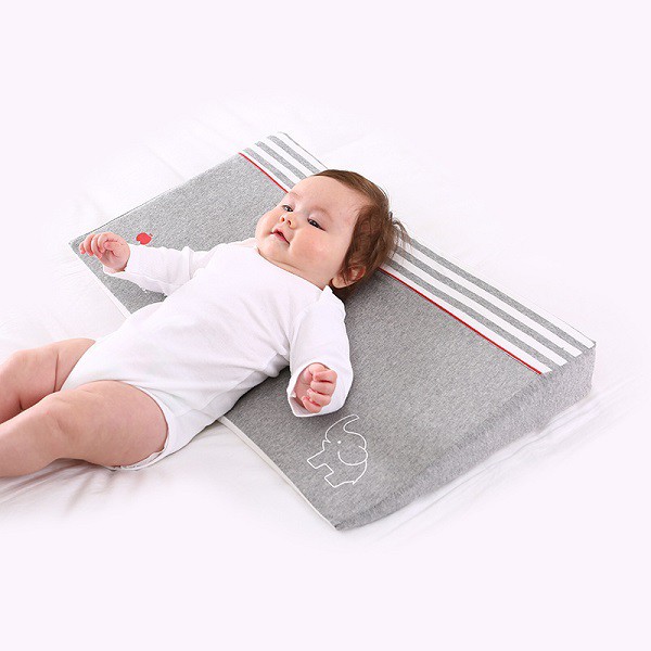 Gối chống trào ngược và Cho Bé Bú Nằm Sandesica