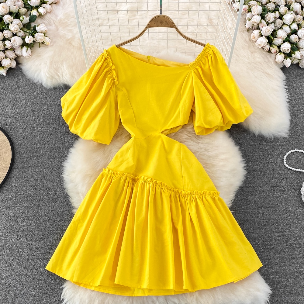 Đầm lệch vai màu vàng có khoét eo có lớp lót trong tươi mát có size