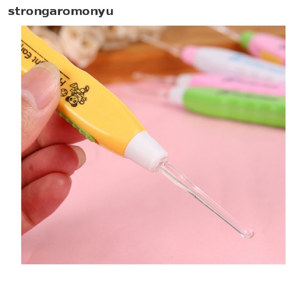 Nhíp vệ sinh tai có đèn LED chăm sóc sức khỏe