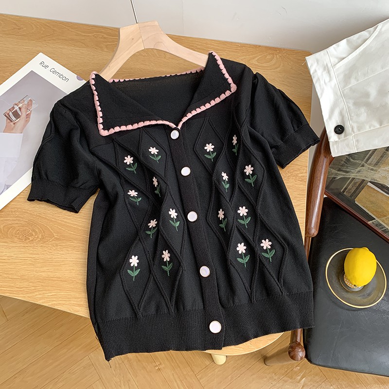 Áo Thun Ngắn Tay Dáng Rộng In Hoa Xinh Xắn