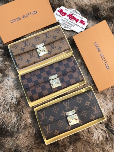 Ví khoá vuông da mềm có đầy đủ hộp thẻ | BigBuy360 - bigbuy360.vn