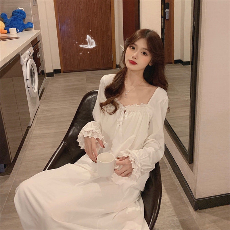 Đầm ngủ tay dài phong cách công chúa thời trang xuân thu 2021