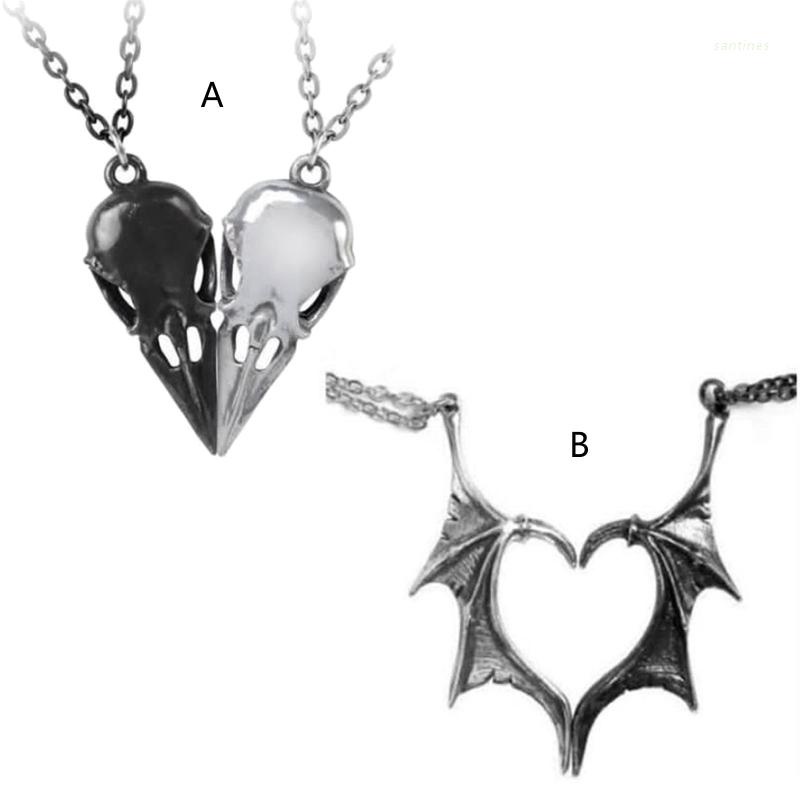 Set 2 Vòng cổ Đôi Hình Trái Tim Có Cánh Cho Cặp Đôi