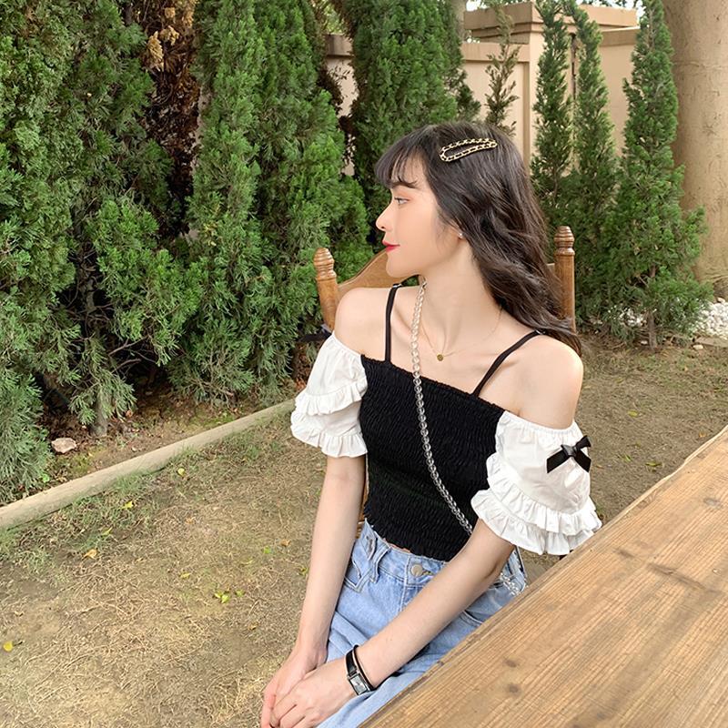 Áo croptop tay ngắn trễ vai phong cách Hàn Quốc