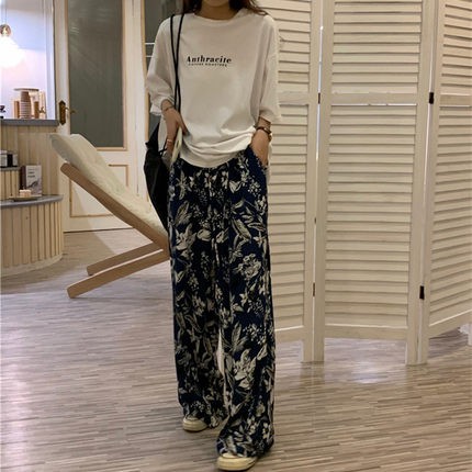 Quần dài ống rộng in hoa xanh dương đậm thời trang mùa hè | BigBuy360 - bigbuy360.vn