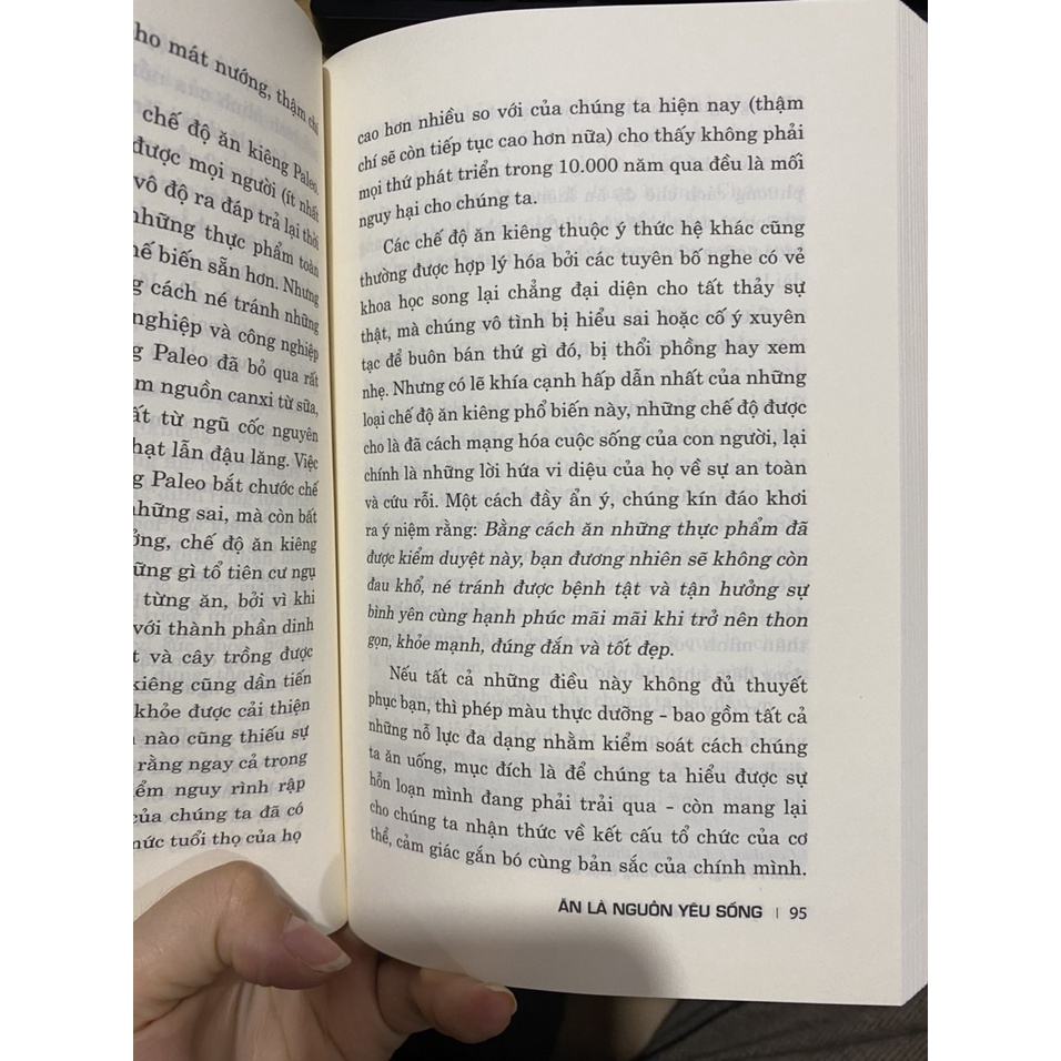 Sách - Ăn là nguồn yêu sống - Eat to love ( Huy Hoàng ) - Tặng kèm 1 bookmark