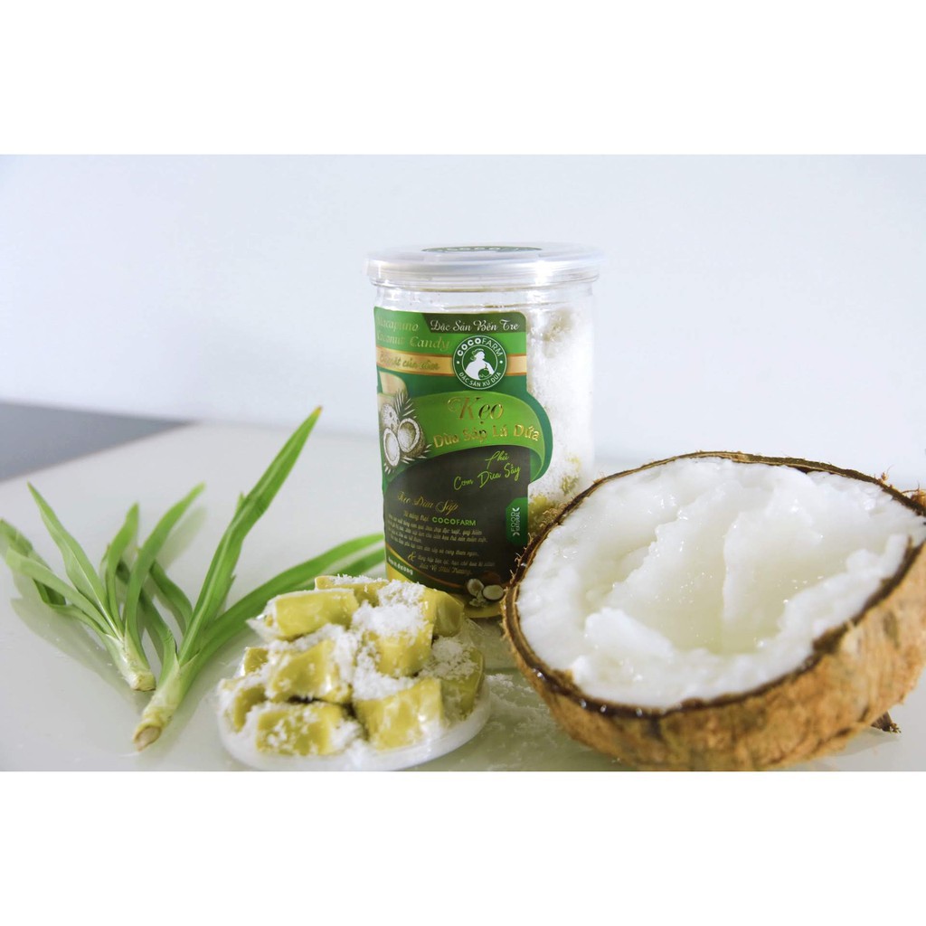 Kẹo dừa sáp lá dứa phủ cơm dừa sấy Cocofarm (Hộp 400gr) - Đặc sản Bến Tre