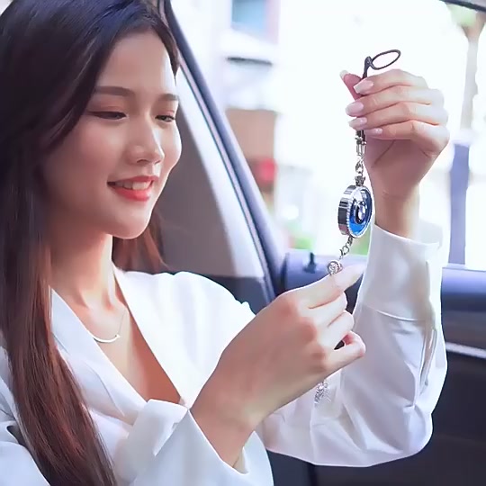 Khánh Treo Xe Logo Hãng Tặng Kèm Tinh Dầu Thơm, Khánh Trang Trí Xe Hơi Sang Trọng, Dây Treo Gương Chiếu Hậu Ô Tô | BigBuy360 - bigbuy360.vn