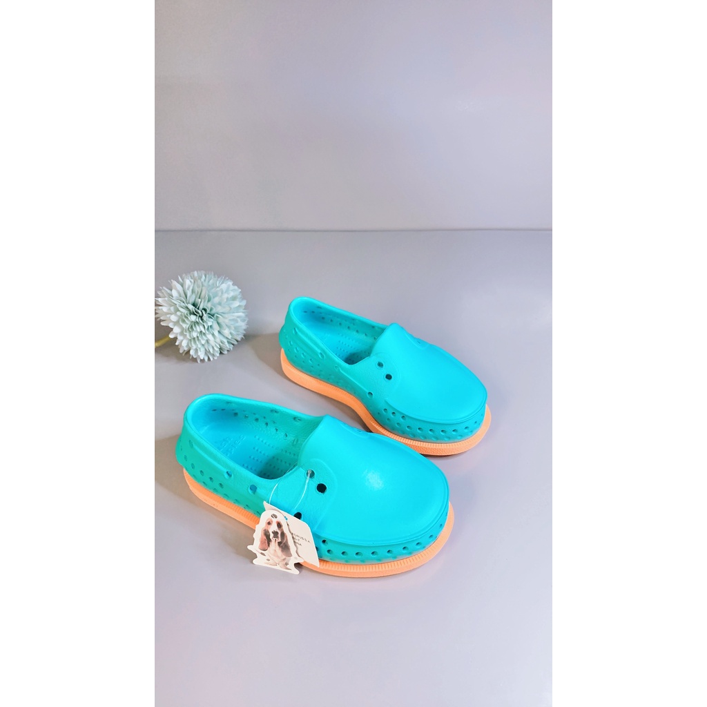 Sục trẻ em HUSH PUPPIES cao su xốp siêu nhẹ ôm chân thoáng khí cho các bé tha hồ lội nước