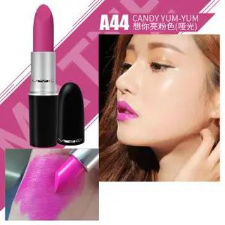 Son lì màu tím trang điểm cá tính
