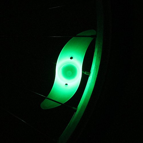 Đèn LED gắn nan hoa xe đạp nhiều màu tùy chọn giúp lái xe an toàn