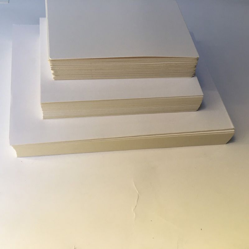 Giấy ivory 300,350gms dùng làm vỏ hộp,thiệp,flash card