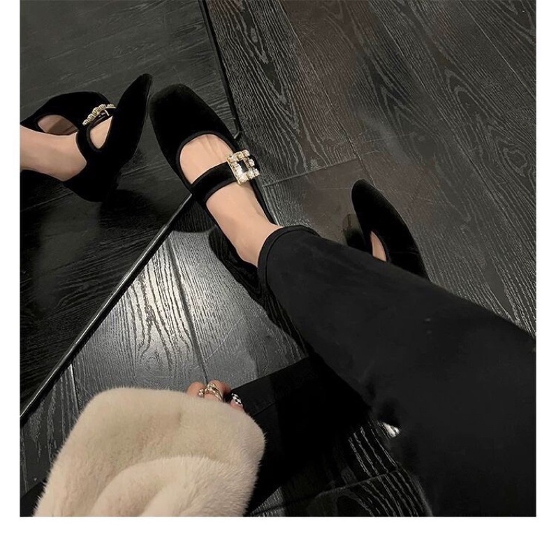 Giày quai ngang đính đá chất da lộn  vintage siêu xinh