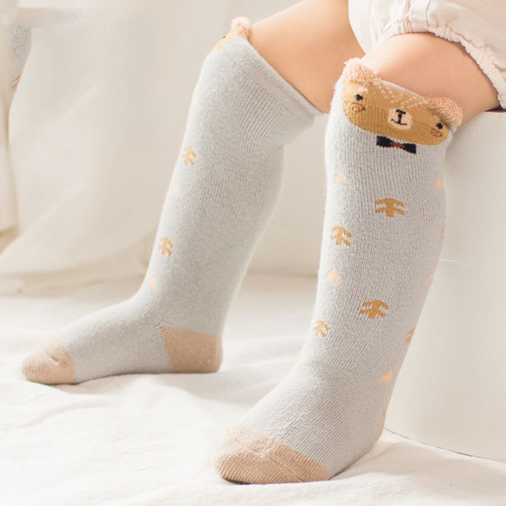 Bộ 3 đôi tất dài đến đầu gối bằng cotton dày dặn chống trượt họa tiết hoạt hình dành cho bé sơ sinh