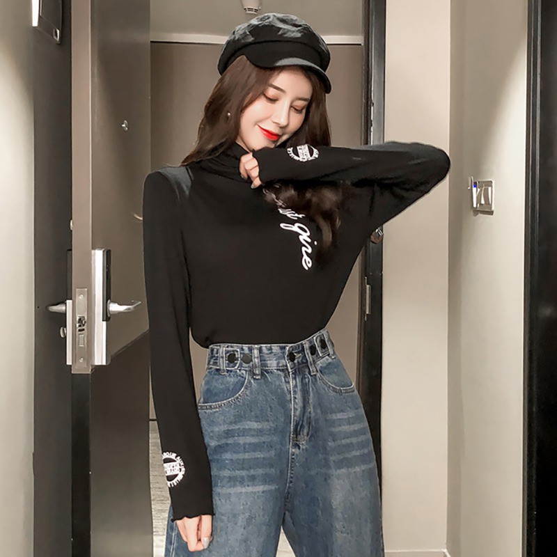 Áo thun cổ cao dài tay in chữ cho nữ