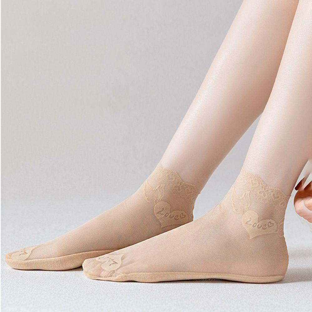 2 Đôi Vớ Thoáng Khí Họa Tiết Trái Tim Dễ Thương Bắt Mắt