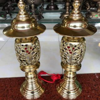 Đôi đèn thờ gia tiên