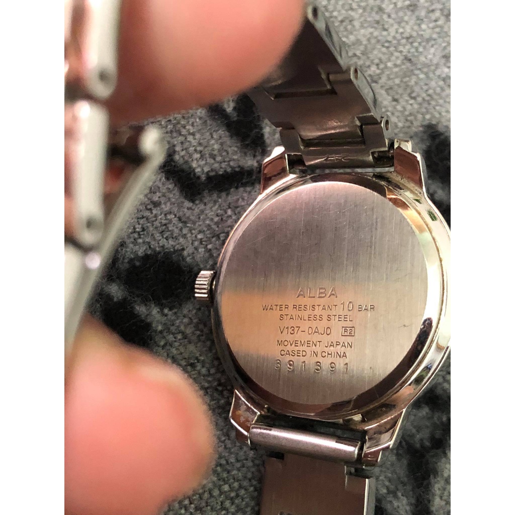 Đồng hồ nữ hiệu Alba của Seiko, dây thép không gỉ, hàng đã qua sử dụng