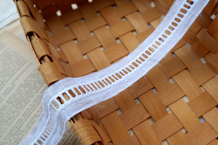 Dây ren cotton 2-4cm phối họa tiết thêu xinh xắn