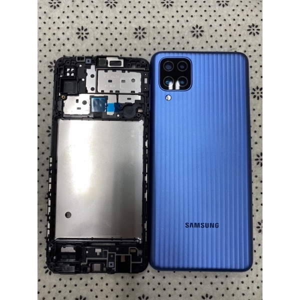 vỏ samsung m12 / bộ vỏ samsung m12 cty 100%