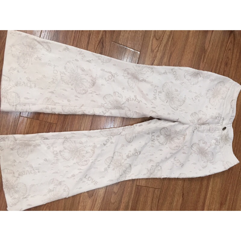 Set chân váy và quần ống loe cùng hoạ tiết (2hand)
