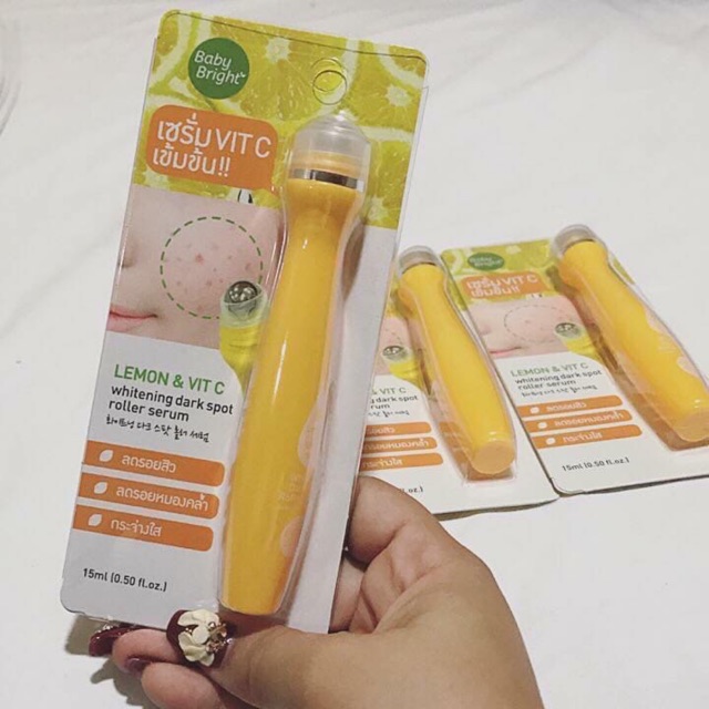 Cây lăn trị thâm mụn, tàn nhang Baby Bright Lemon & Vit C Whitening Dark Spot Roller