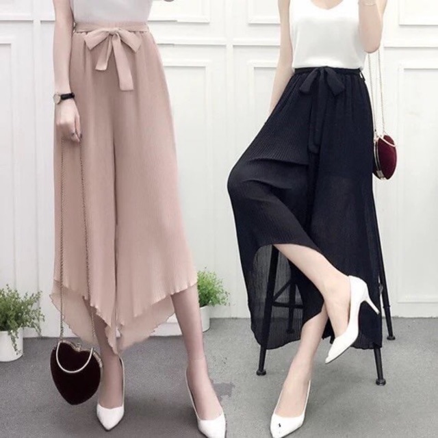 Quần voan dài ống rộng .