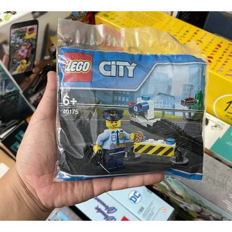 LEGO 40175 - Polybag - Policeman with Cookie and Stinger polybag